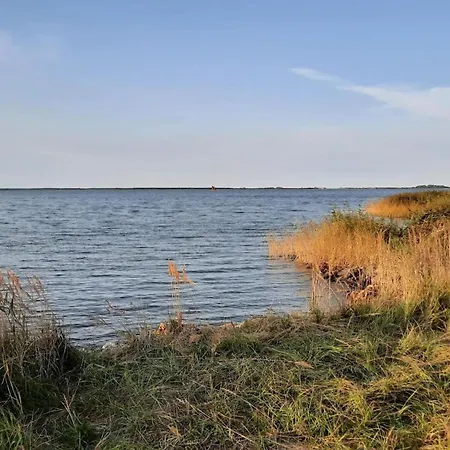 Ferienhaus, Ferienhaus *